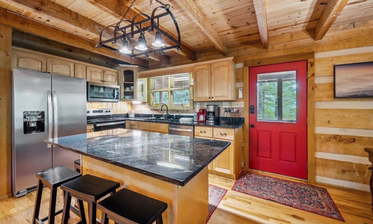 Seven Devils Cabin | `Appy Pappy`s`—Mountain Retreat—Hot Tub—Pool Table!