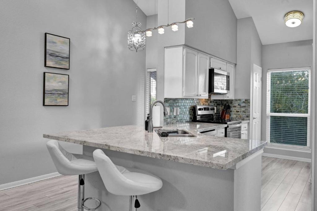 April Sound House | April Point Dr. N