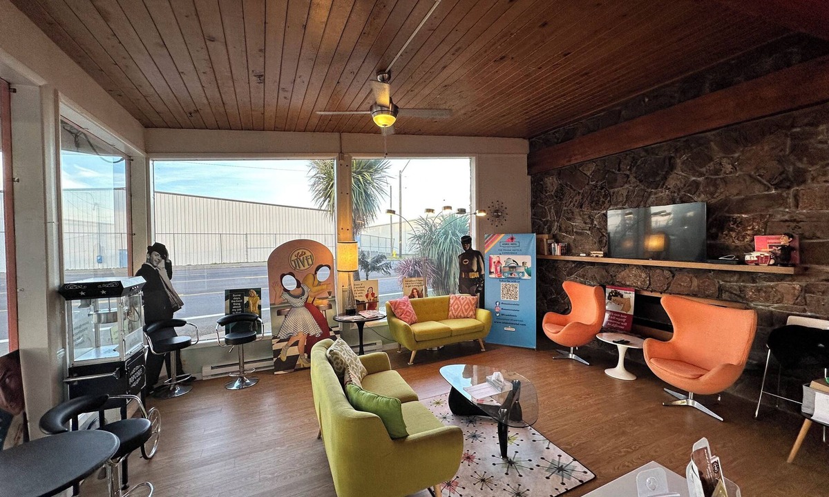 Astoria Hotel | Atomic Motel