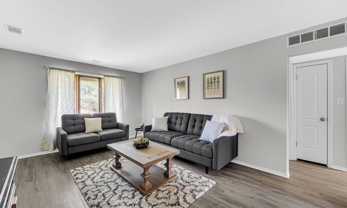 Munster Apartment | AVAIL 9/5 - NEW 2BED CONDO by Hospital & Chicago