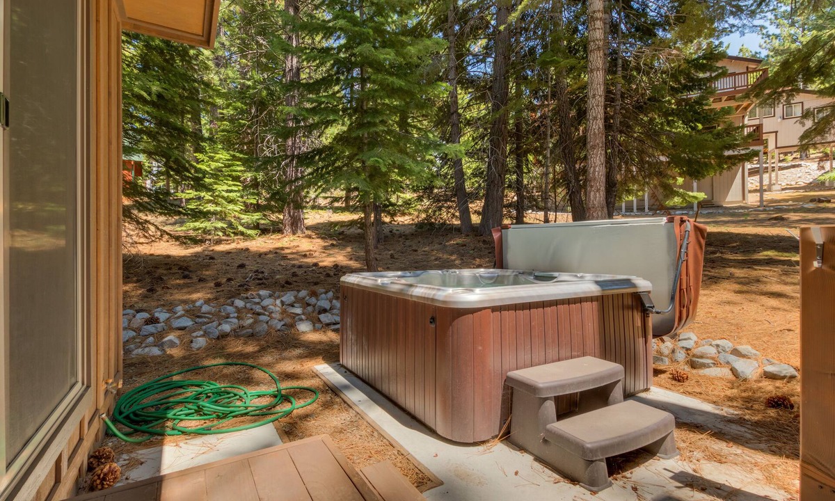 Pioneer Trail House | Available for Celebrity Golf Tahoe at its finest, AC, EV charger, hot tub