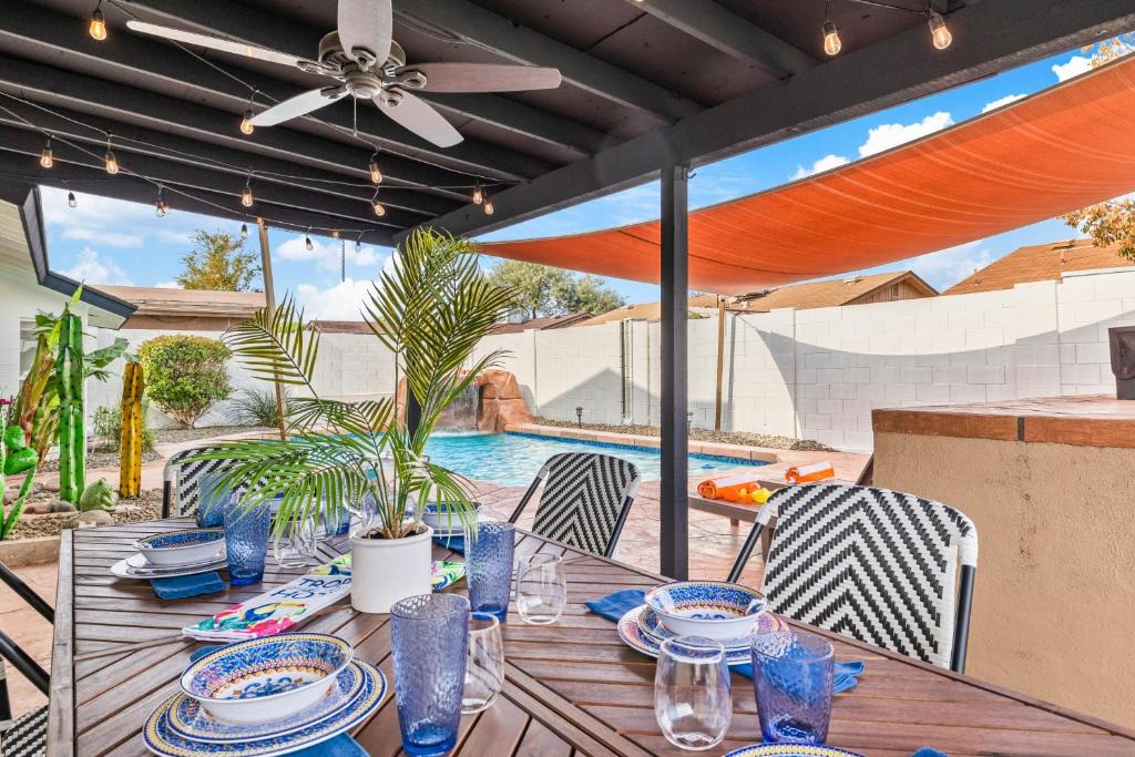 Deer Valley House | Backyard Oasis: Phoenix Gem Near Hiking & Golfing!