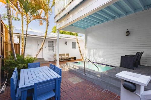 Historic Seaport Apartment | Bananas Foster Guesthouse
