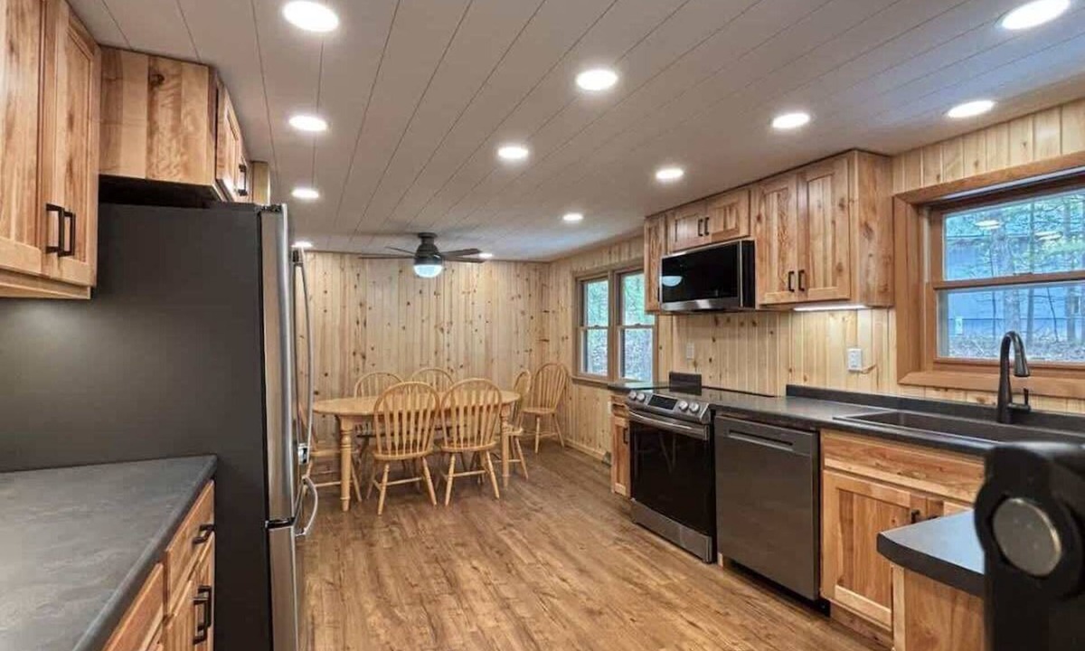 St Germain Cabin | Bayview Resort Sunset Lookout Cabin 6