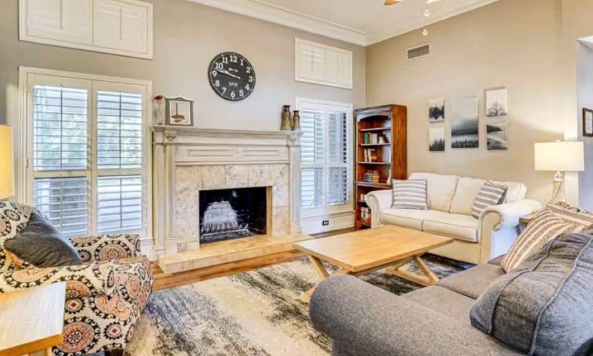 Bedford House | BBQ Ready Firepit, Pool, Perfect Location