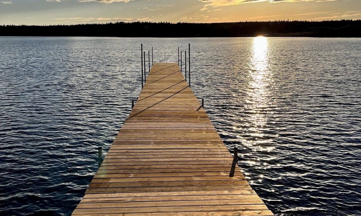 Marion Bridge House | Beachfront 4 bedroom home directly on the Mira River