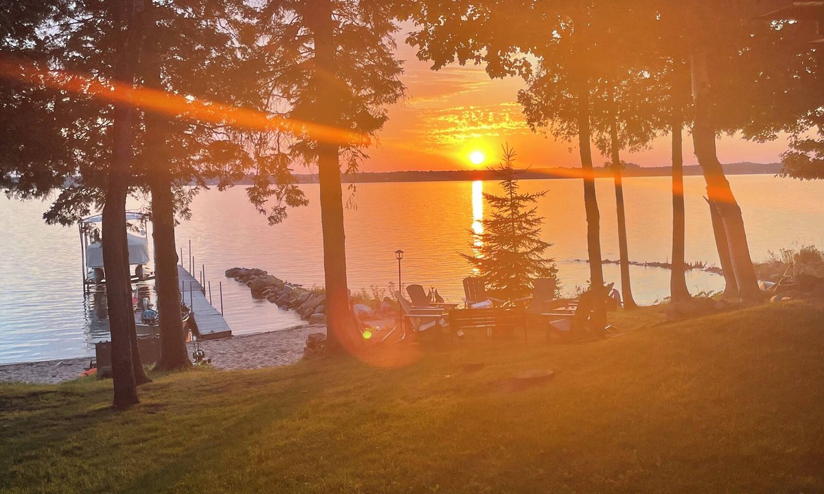 Sault Ste. Marie Cabin | BEACHFRONT CABIN ON SUGAR ISLAND IN E.U.P OF MICHIGAN