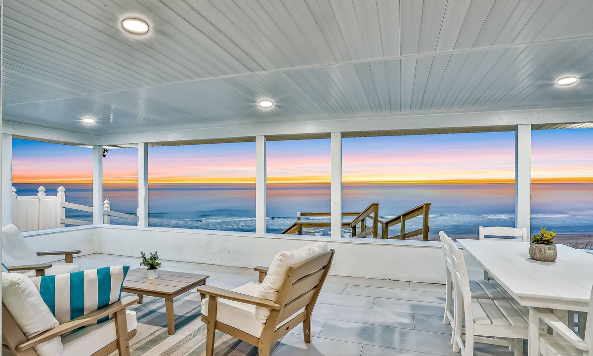 Flagler Beach Cottage | Beachfront home w/private lanai and deck - walk to the beach