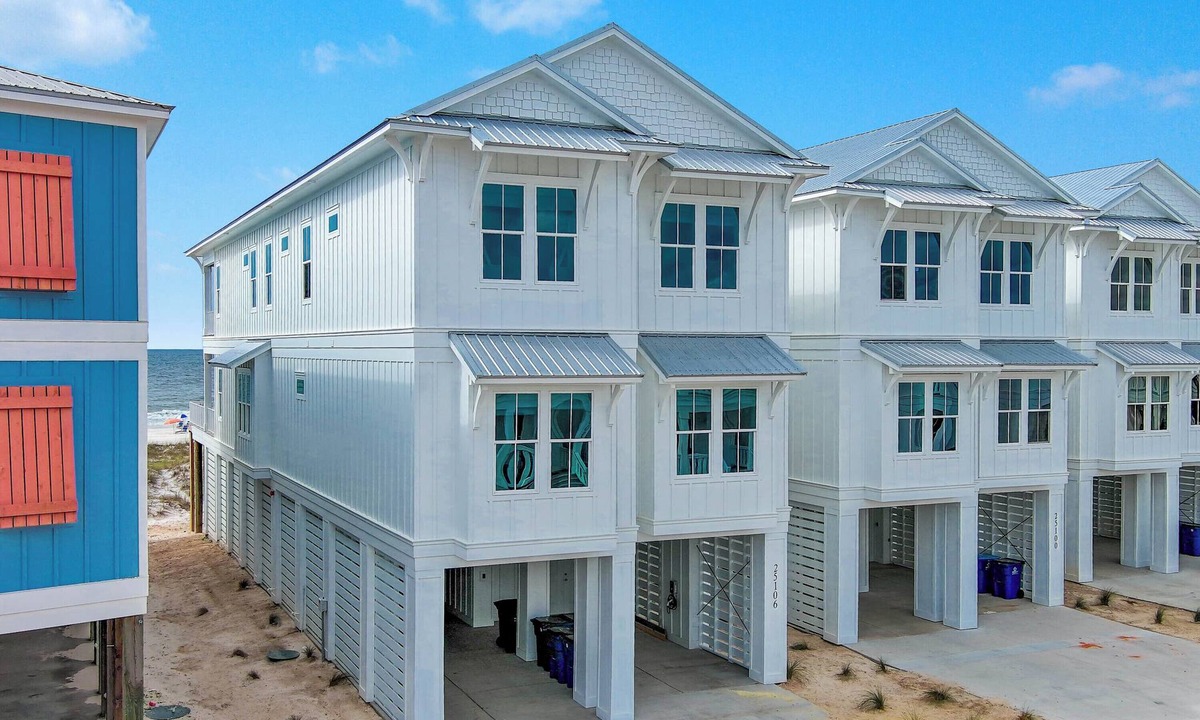 Orange Beach House | BEACHFRONT, LUXURY HOUSE, PRIVATE POOL!