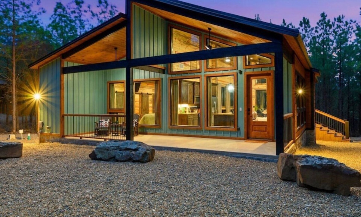 Pickens Cabin | Beautiful Couples Cabin nestled in the woods