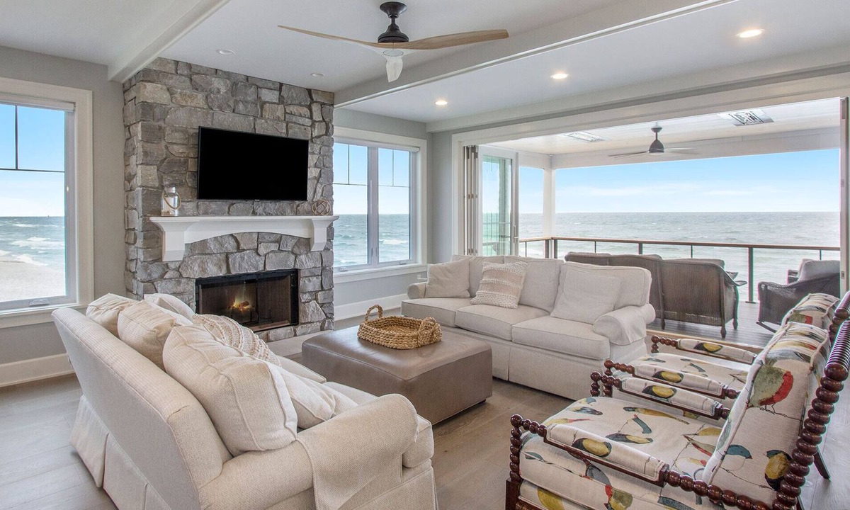 Lakeside House | Beautiful new Lake Michigan beach house w/ private beach & breathtaking views.