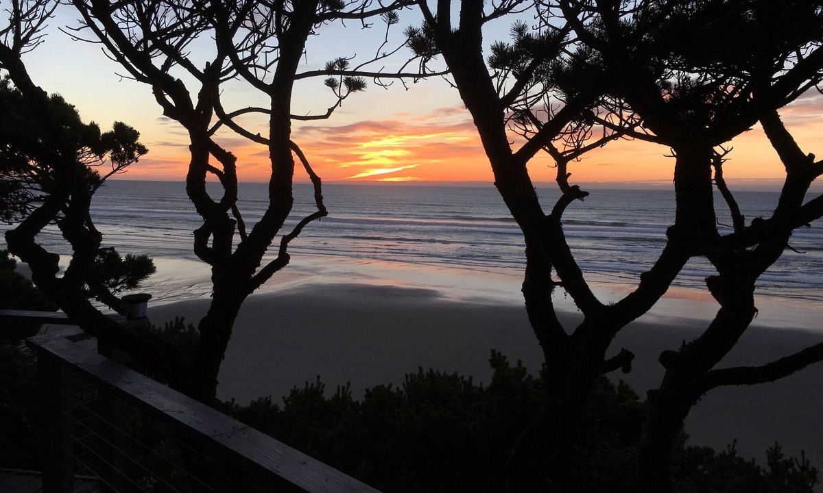 South Beach House | Beautiful Oceanfront Retreat With Easy Private Beach Access