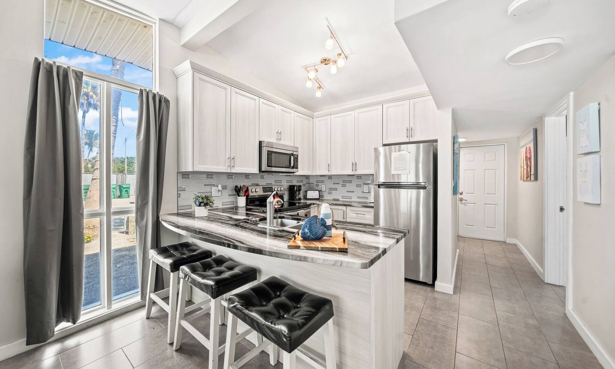 Orlando Beach Condo | Beautiful Riverfront Villa W/Private Beach Access, Fire Pit, & BBQ Grills 🩴🌊