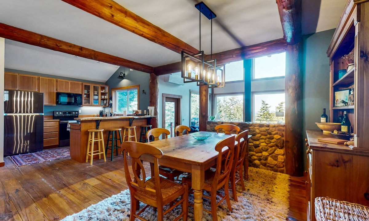 Eastsound Cabin | Beautiful, secluded home w/bay views - watch the sunset from your deck