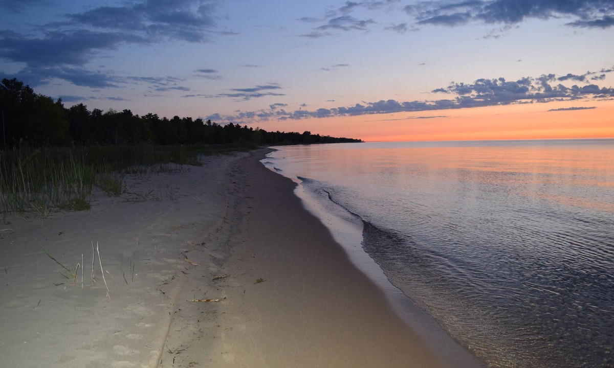 Harrisville Cottage | Beautiful studio cottage! Sandy Beachfront at your door step! Amazing sunrises!