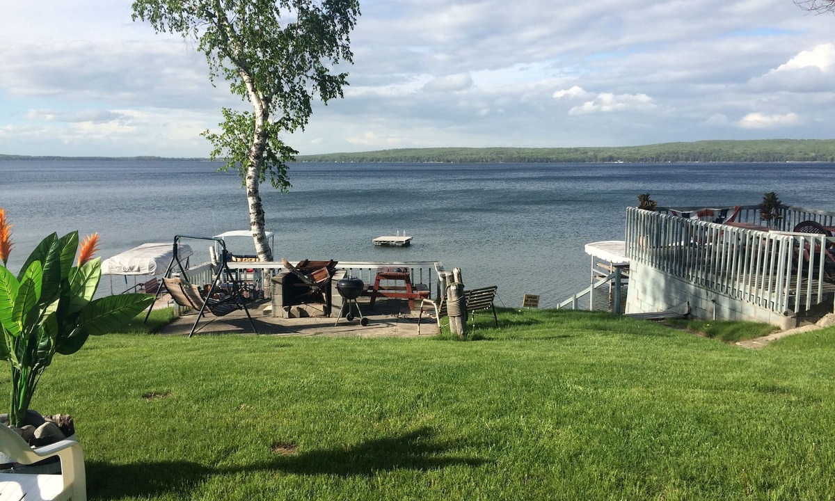 Herron Cottage | Beautiful Waterfront Hubbard Lake Cottage #3