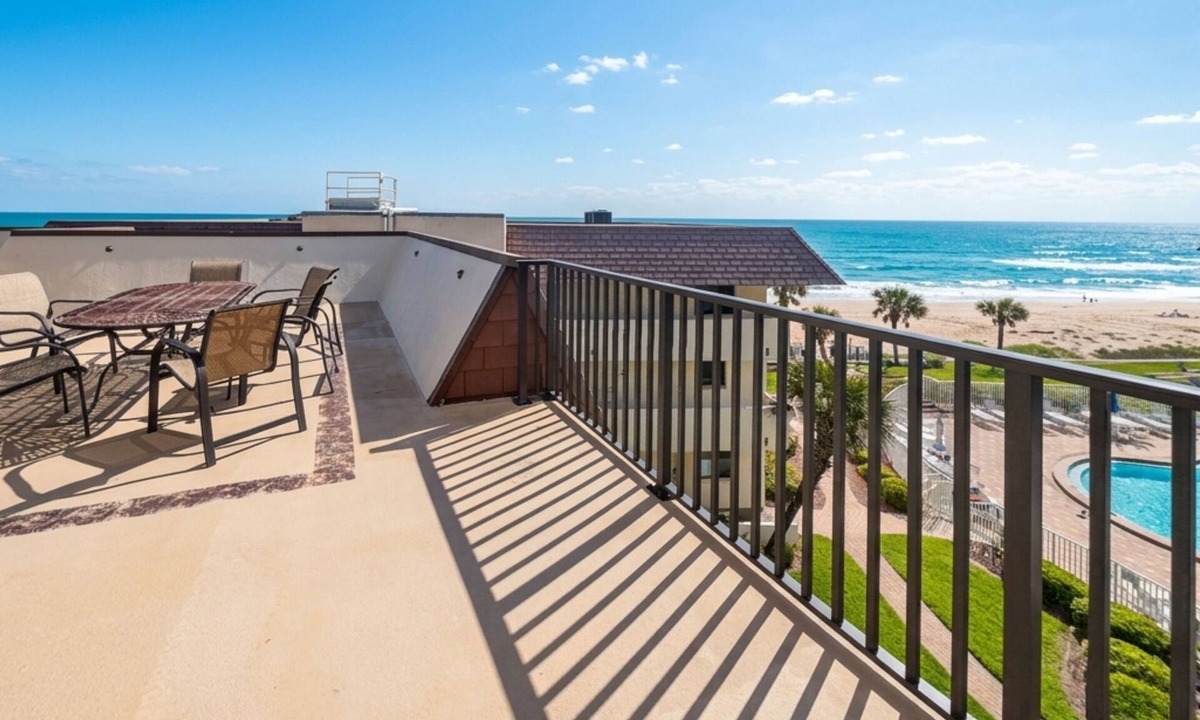 Ormond Beach Condo | Bent Palm 405 | Modern Penthouse w/Rooftop
