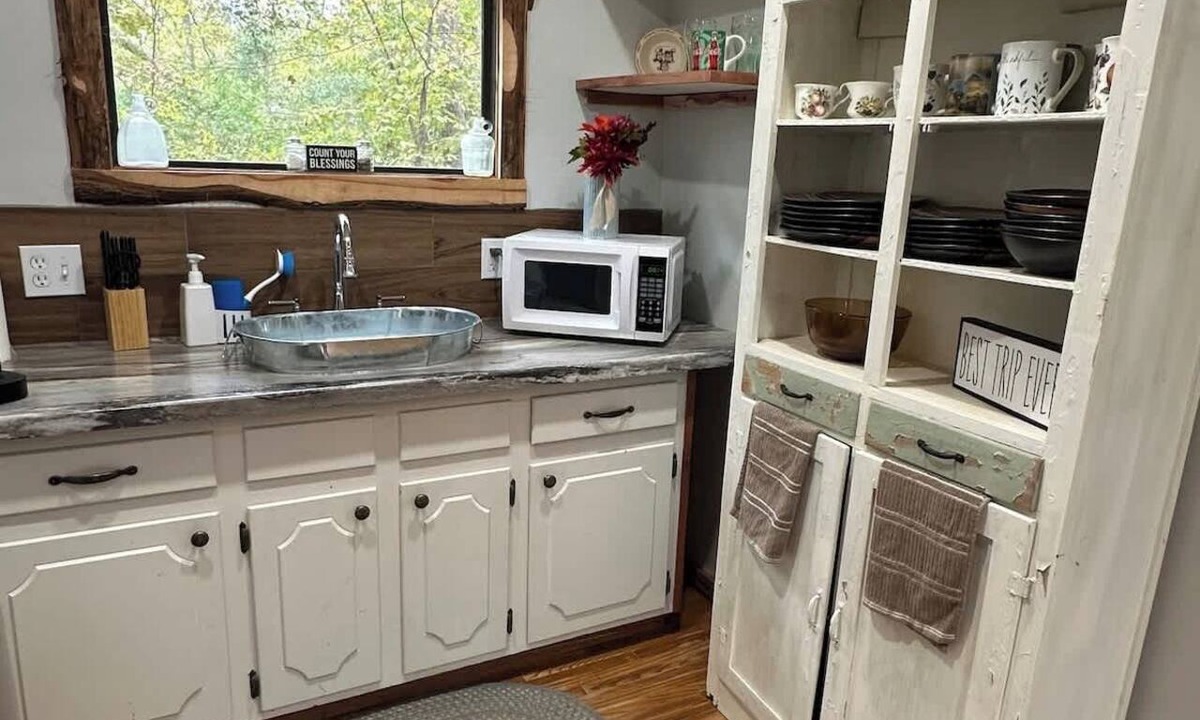 Longview House | Berry Patch Hideaway