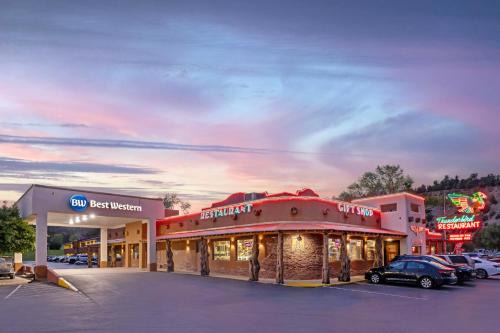 Mount Carmel Junction Hotel | Best Western East Zion Thunderbird Lodge
