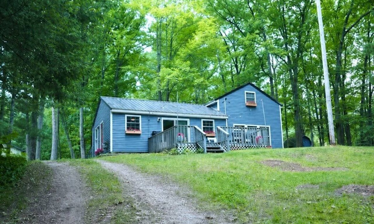Harrison House | Big Blue at Little Long Lake