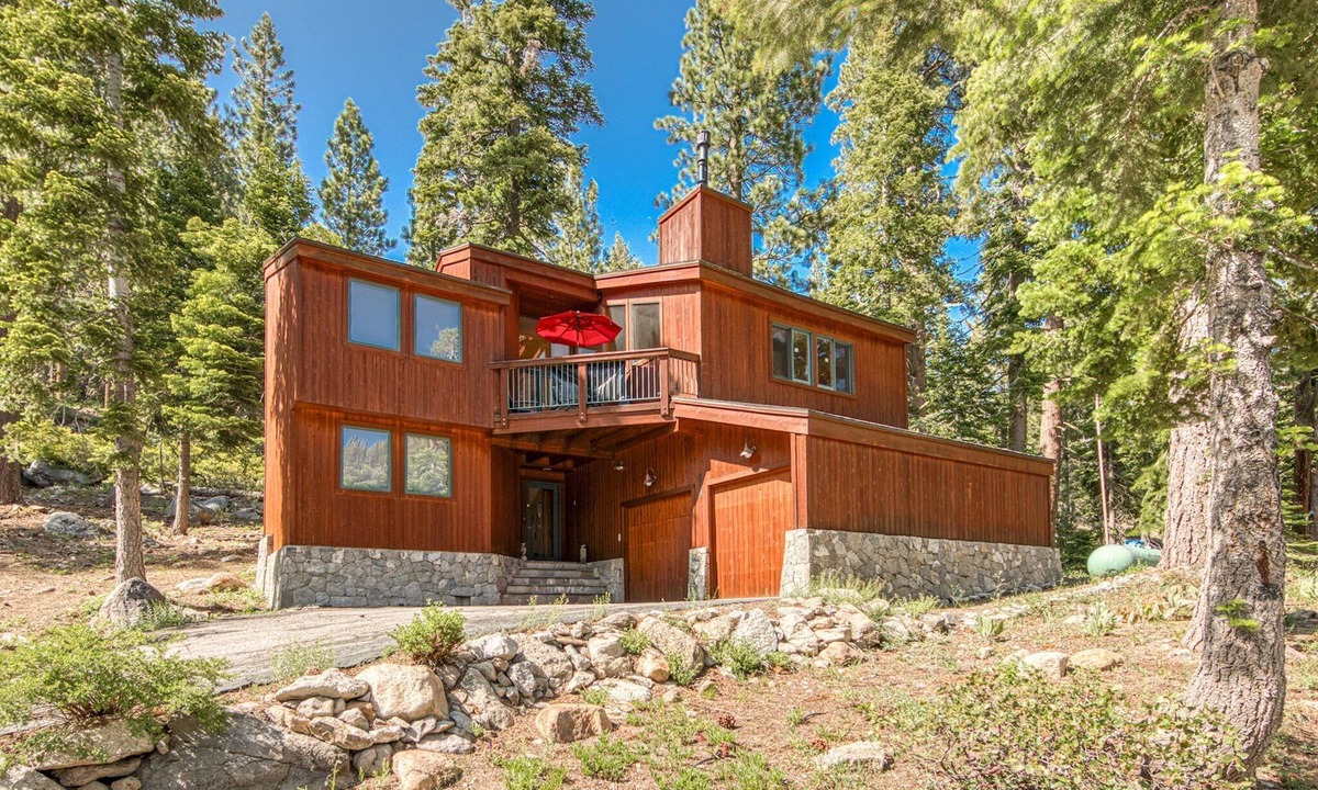 Alpine Meadows House | Big John at Alpine by Tahoe Getaways - 3 BR w HOA Pond & Shuttle