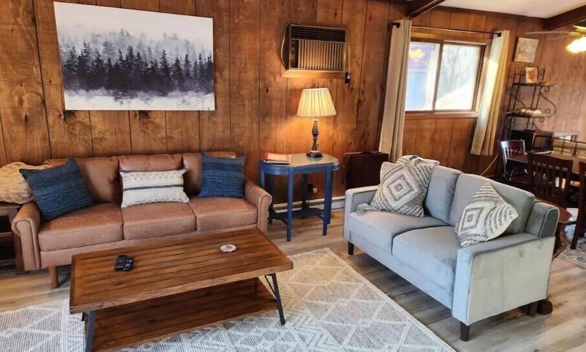 Bessemer House | Big Powderhorn Ski Retreat — 2 Saunas, Fireplace, Firepit, Deck & Space for 12