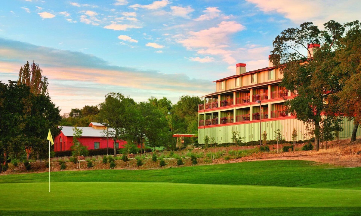 Angels Camp Resort | Big Tree mountains and Oak Tree country side !