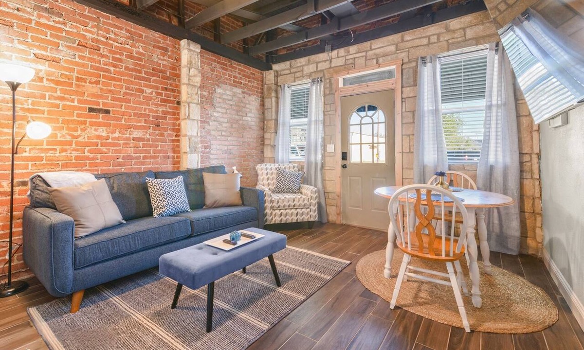 Baird Apartment | Blu Baird