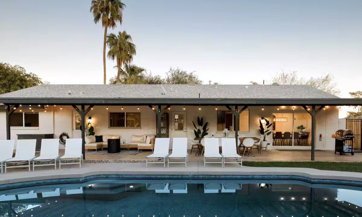 Village Grove House | Blue Agave Spacious 5BR 3BA with heated pool and casita
