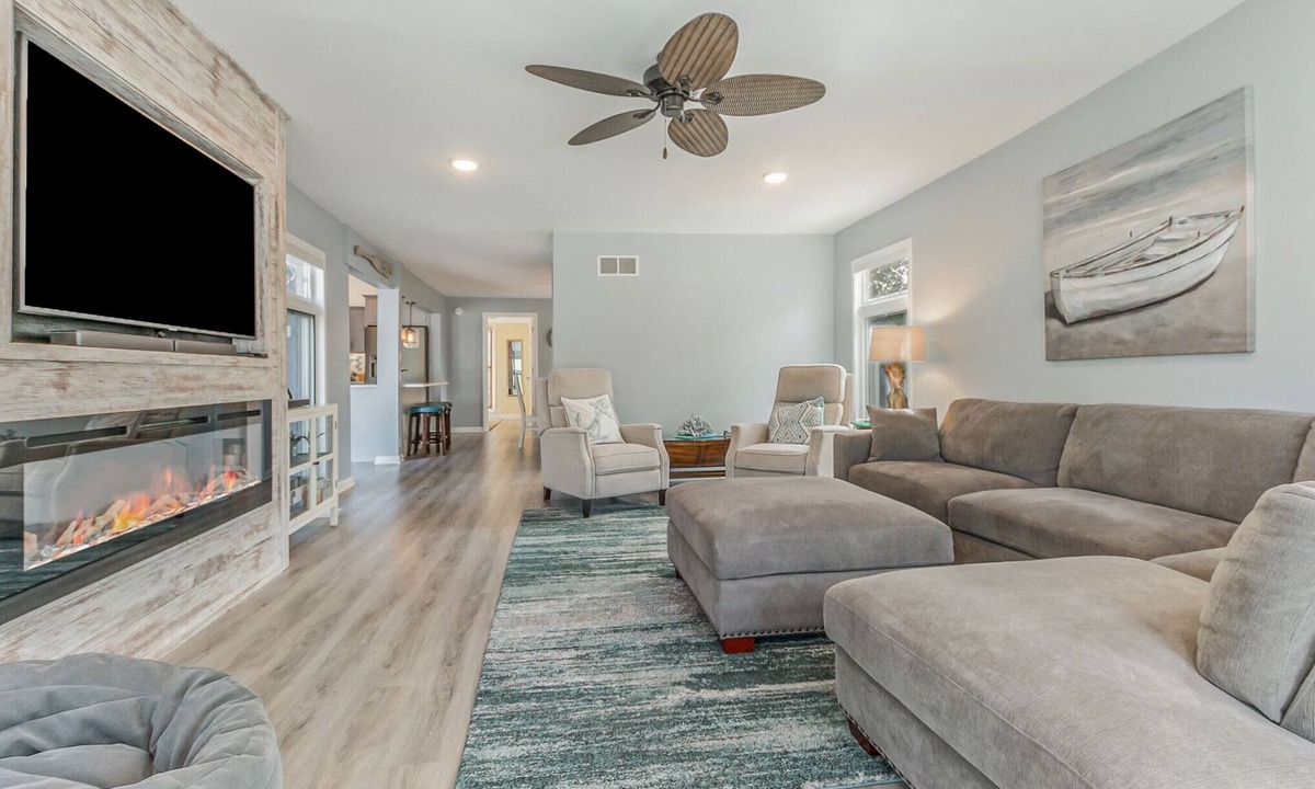 Bluffton Cottage | Blue Dune: A Dreamy Beach Cottage On The Muskegon Channel