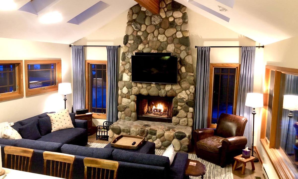 Charlevoix House | Bluewater Cottage on Lake Michigan !