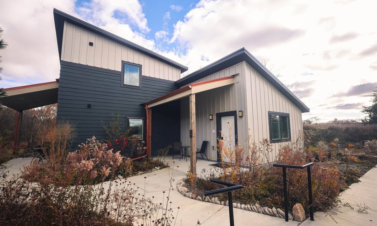 Decorah Villa | Bluffside Gardens Redbud Series 8A - Pet Friendly