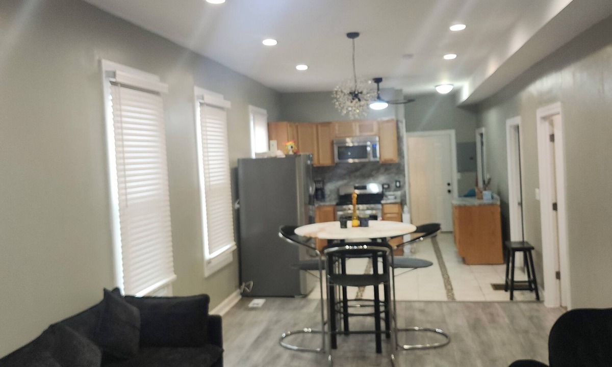 Greater Grand Crossing Apartment | Bright & Quiet 2 Bd Nest/1st FL Getaway