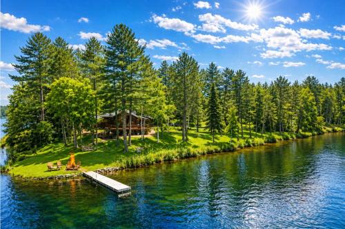 Crystal Falls Ski Chalet | Bua Northwoods Chalet on the Peninsula
