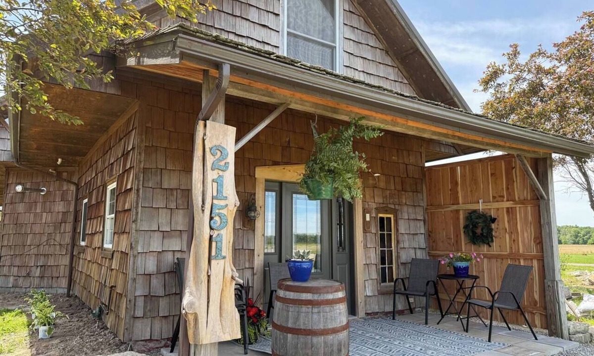 Pierceville House | Buggy Shed