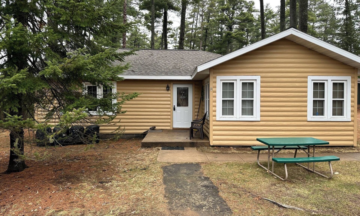 Eagle River Cabin | Cabin 15A by Eagle Waters Resort