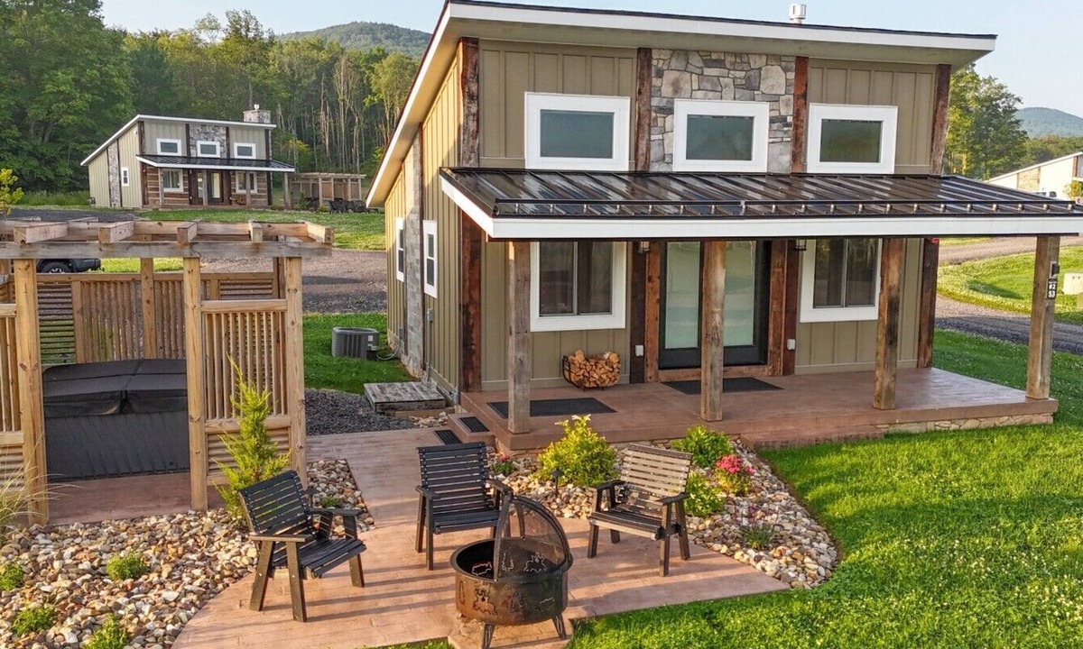 Timberline Cabin | Cabin 2 One Bed Modern Luxury w Hot Tub