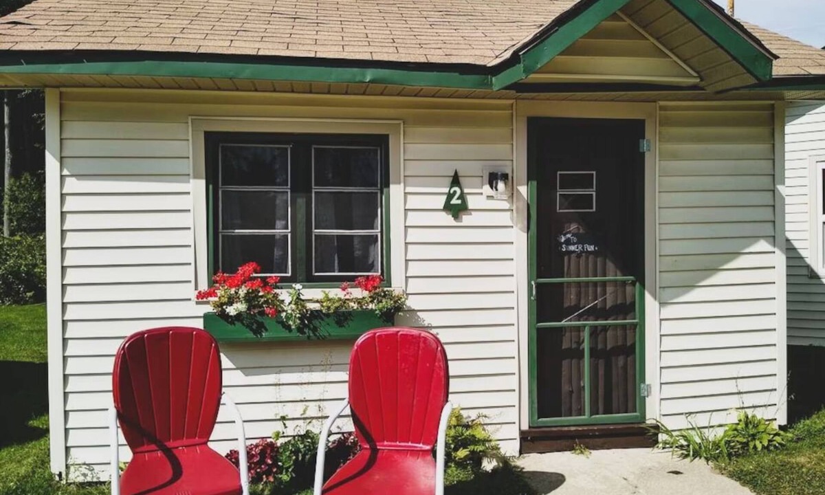 Cadillac Cabin | Cabin #2 - Summer Fun