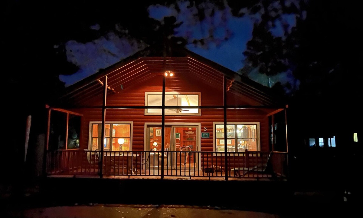 Eagle River Cabin | Cabin 3 by Eagle Waters Resort