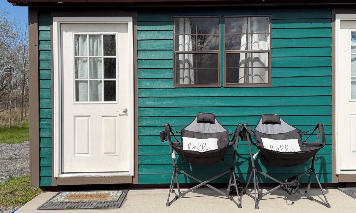 Champlain Cabin | CABIN #3 ON THE GREAT CHAZY RIVER -All water activities included!