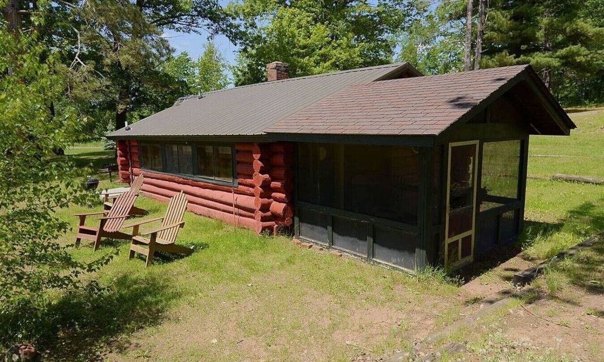 Iron River Cabin | Cabin #4, 3-bedroom w/gas fireplace screened porch