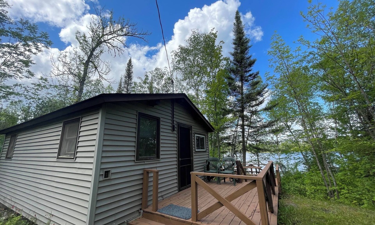 Ely Cabin | Cabin 7 "Bayside" 2 BR, 4 pp, lakefront with dock, access to boats!