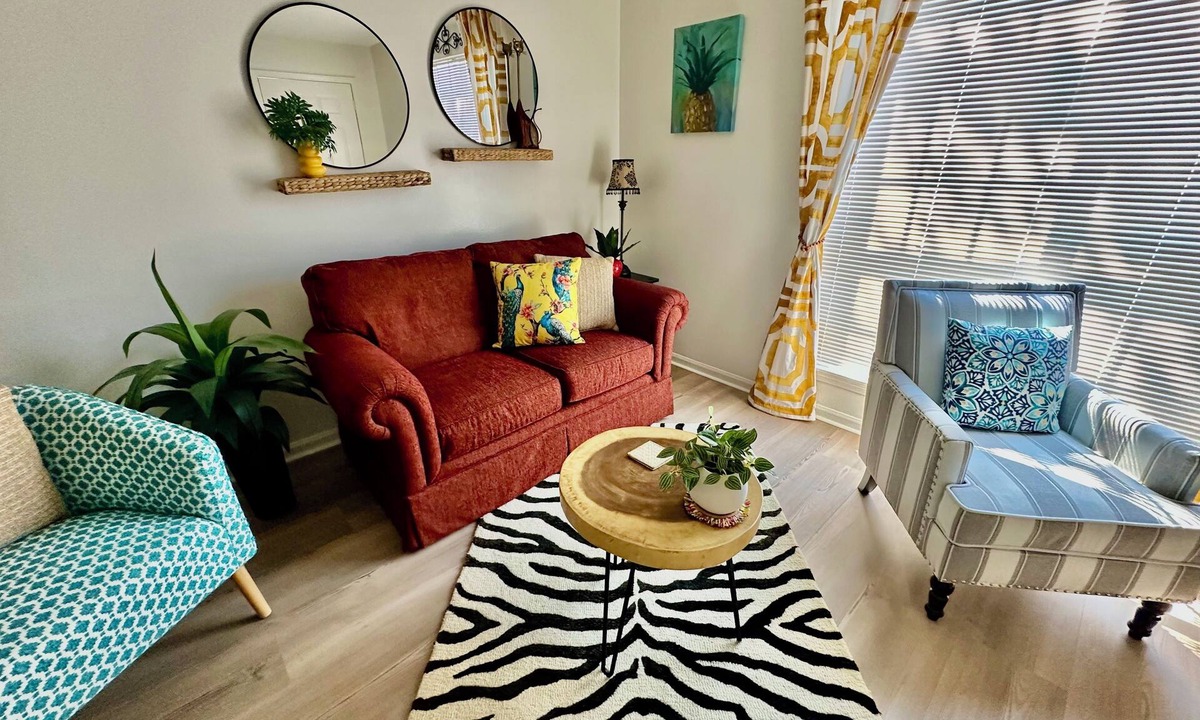 Milton Apartment | Cajun Cutie Quarters - Laissez Les Bon Temps Rouler.Let The Good Times Roll