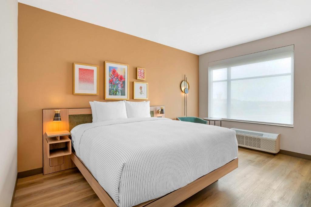 Euless Hotel | Cambria Hotel Euless - DFW Airport South