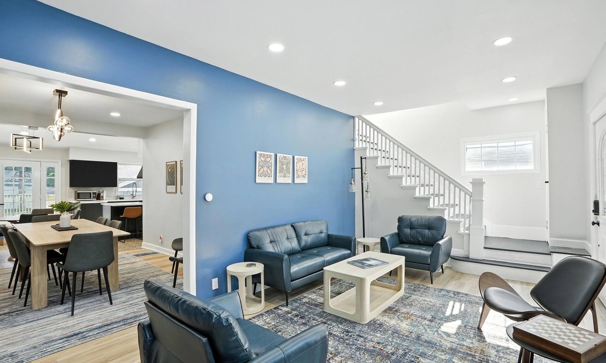 Valparaiso House | Campus To Dunes Escape | 2 King Beds | Game Area + Fire Pit + Deck Lounge
