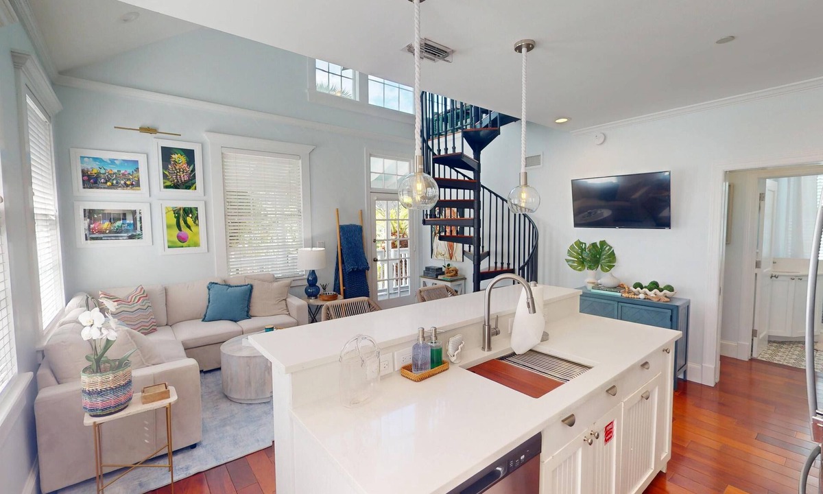 Historic Seaport Condo | Caroline On My Mind - Paradise, Upgraded - 2BD/2Bath - Prime Location!
