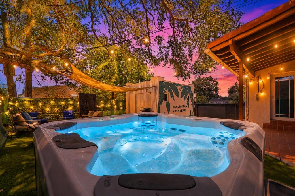 Buena Vista House | Casa Verde Design District 5BR Hot Tub