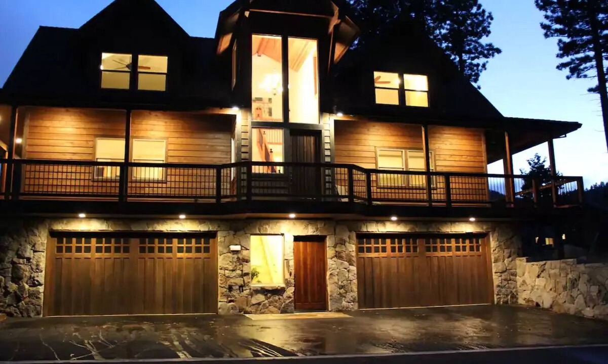 Mountain View Estates House | Castle-Cabin a Custom Vacation Home - Brand New.