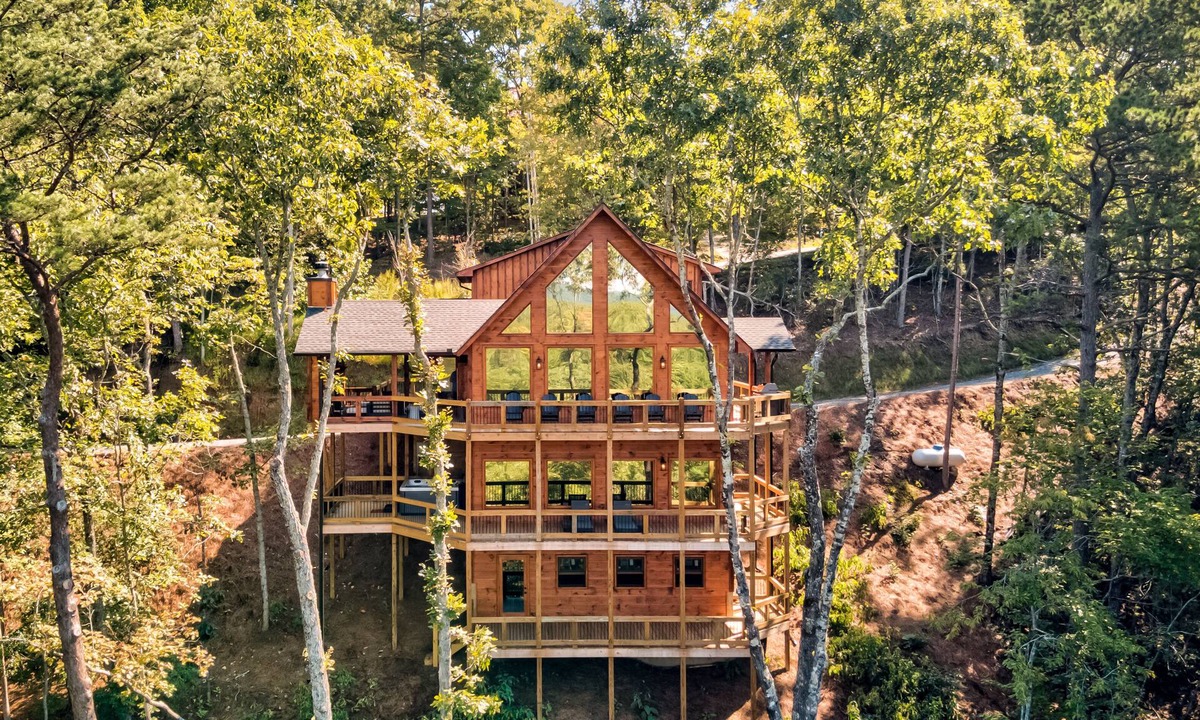 Foxfire Estates Cabin | Catch-a-Dream Retreat-Luxury Blue Ridge Cabin-Pet Friendly