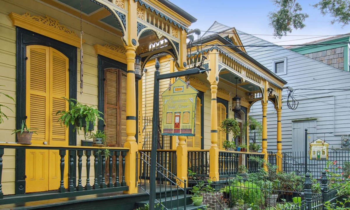 Treme Bed & Breakfast | Caydance's Guesthouse Suite at Penelope B&B/Treme French Qtrs
